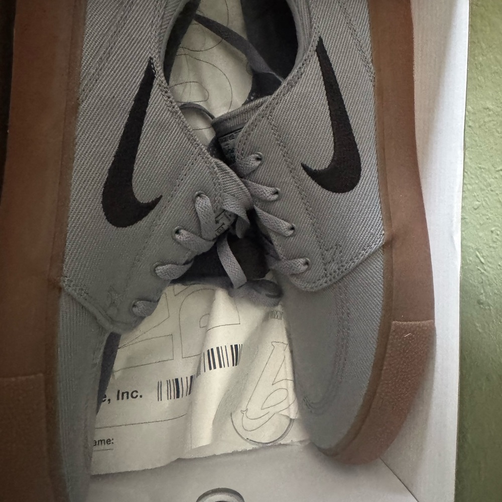 Nike Men's Gray and Brown Casual Shoes